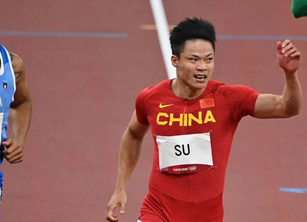 多特目前的当务之急是签下一位左后卫，目前26岁的莱尔森也可以胜任这个位置，但他被计划作为右侧的常备选择。